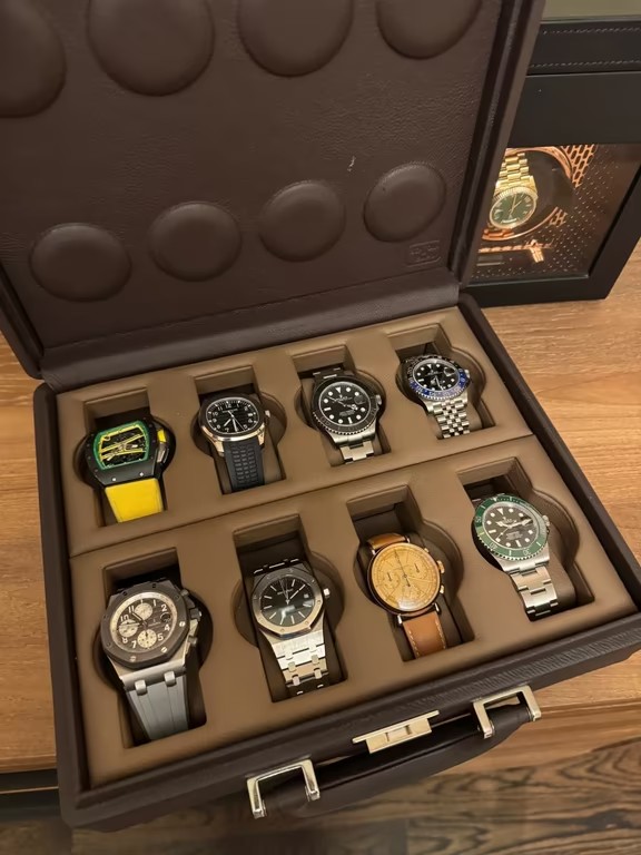 Premium handbag display